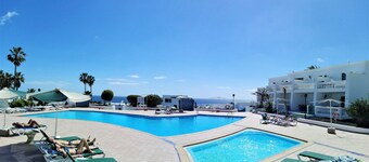 TOTALY RENOVATED APARTMENT IN FRONT OF THE SWIMMING POOL WITH WIFI