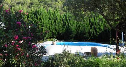 House with large swimming pool and enclosed garden, on the river bank with direct access