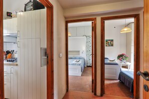 2 habitaciones, tabla de planchar con plancha y wifi gratis 