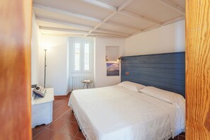 2 chambres, fer et planche à repasser, lit parapluie, Wi-Fi gratuit