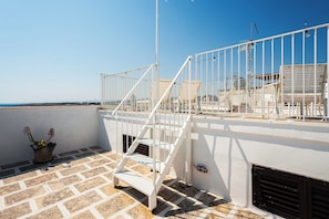 Property grounds - Casa Conchiglia: Authentic Seafront Apartment (Monopoli)