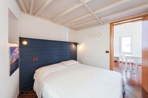 2 間睡房、熨斗/熨衫板、可攜式嬰兒床、免費 Wi-Fi