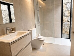Badewanne, Haartrockner