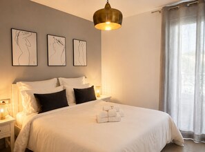 3 bedrooms, in-room safe, iron/ironing board, free WiFi