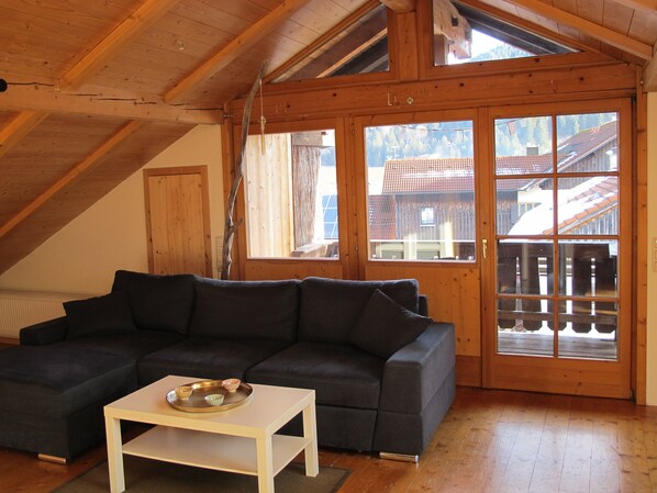 TV, fireplace - Close to the mountains! (Pfronten)