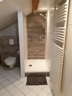 Bathtub, hair dryer, towels - Close to the mountains! (Pfronten)