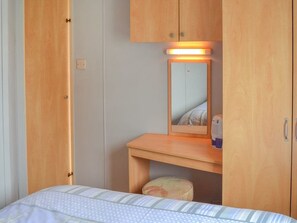 3 bedrooms, iron/ironing board, free WiFi