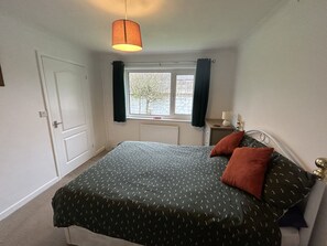 2 chambres, bureau, fer et planche à repasser, Wi-Fi gratuit