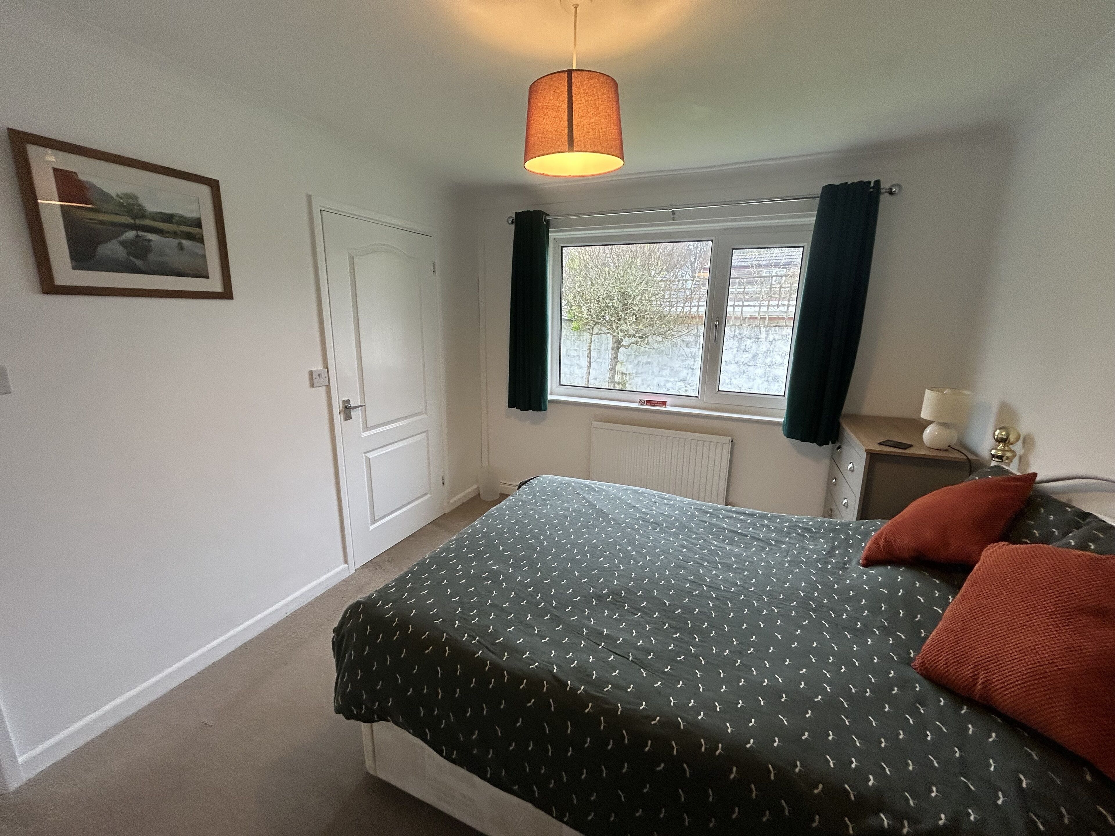 2 Schlafzimmer, Schreibtisch, Bügeleisen/Bügelbrett, kostenloses WLAN