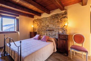 2 makuuhuonetta, silitysrauta/-lauta, vauvan matkasänky, ilmainen Wi-Fi