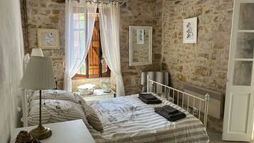 4 camere, ferro/asse da stiro, Wi-Fi gratuito, lenzuola