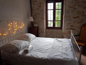 4 Schlafzimmer, Bügeleisen/Bügelbrett, kostenloses WLAN, Bettwäsche
