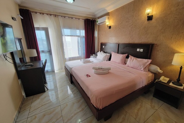 Triple Room | Premium bedding, minibar, in-room safe, desk