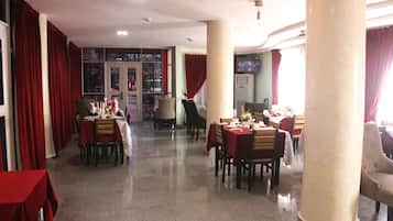 Se sirven desayunos, almuerzos y cenas