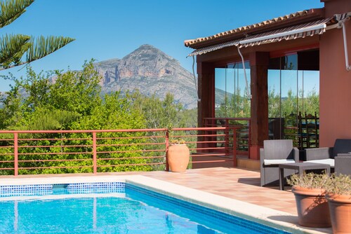 LUXURY AIR-CONDITIONED VILLA WITH SEA VIEW 5 BED 10 PEOPLE WI FI