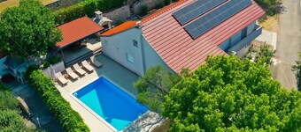 4 bedroom amazing home in Glavina Donja