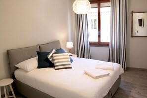 2 slaapkamers, een strijkplank/strijkijzer, wifi, beddengoed