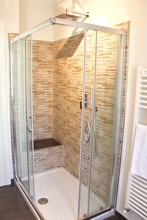 Free toiletries, hair dryer, towels, toilet paper - Maison "Le Grand Bleu" (Bordighera)