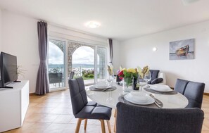 Dining - Nice apartment in Crikvenica (Crikvenica)