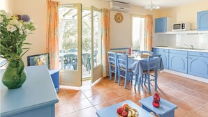 Unclassified image, 2 of 10, button - 2 bedroom gorgeous home in Gaujac (Gaujac)