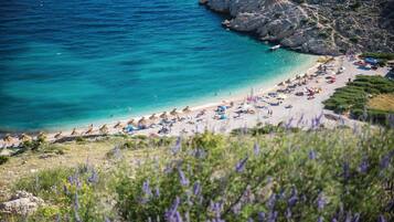 Perto da praia, prática de pesca