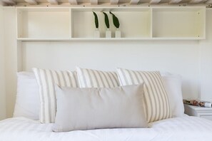 3 bedrooms, in-room safe, desk, iron/ironing board