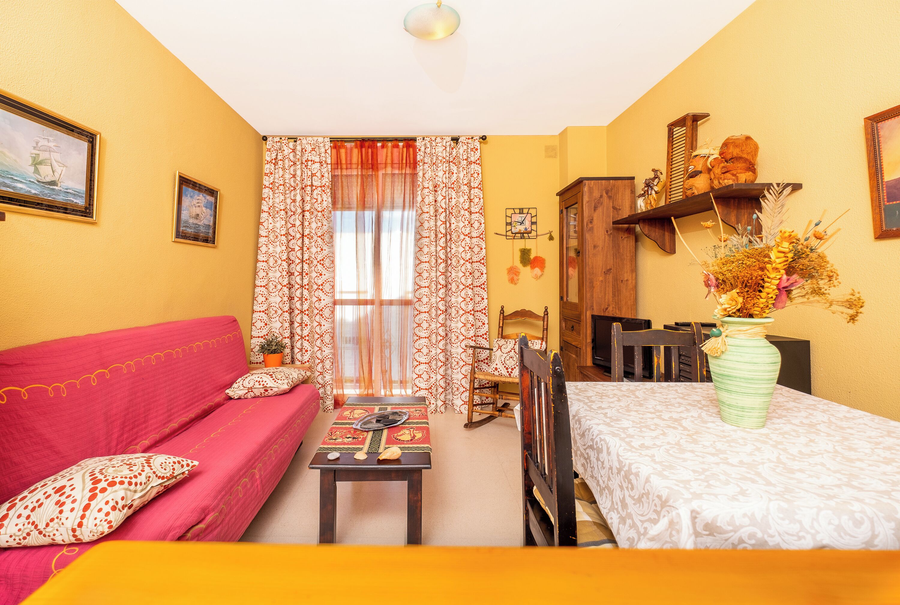 Télévision, chaîne hi-fi