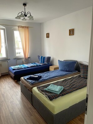 1 Schlafzimmer, Reisekinderbett, WLAN, Bettwäsche