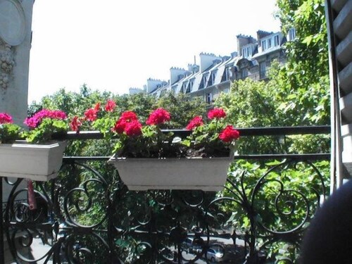 Plaine Monceau, appt clair, haussmannien, confortable, pour 4 personnes