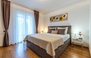 3 bedrooms, travel cot, free WiFi, bed sheets - Lovely home in Dicmo with sauna (Dicmo)