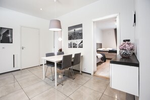 4 bedrooms, desk, iron/ironing board, free WiFi
