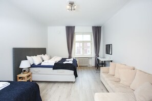 4 habitaciones, escritorio, tabla de planchar con plancha y wifi gratis 