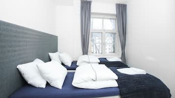 4 bedrooms, desk, iron/ironing board, free WiFi