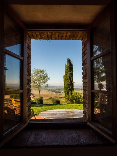 Luxury converted barn with hilltop views in chianti wine region, Tuscany