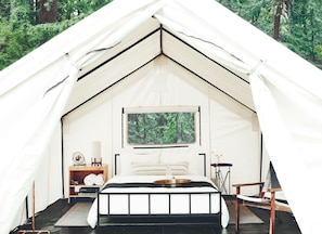 1 bedroom, premium bedding, memory foam beds, individually furnished - AutoCamp Yosemite (Mariposa)