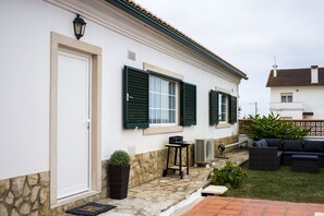 Terrace/patio - PrivatePool - Seaview - Ideal Family - 10min wlk to Beach - fully equipped  (Carvoeira)