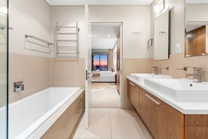 Interior - Eden on the Bay 250 (Cape Town)