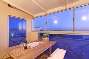 Executive Apartment, 2 Bedrooms | In-room dining - BB Beach Club 37 (Cape Town)
