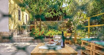 2 bedroom cozy apartment in Smrika