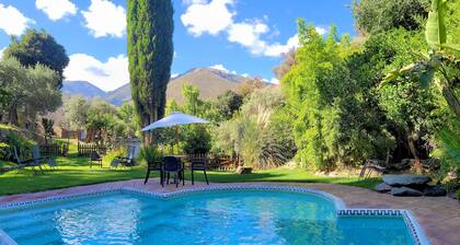 Sustainable High Level Cave House, Private huge Garden Calm View Child safe Pool