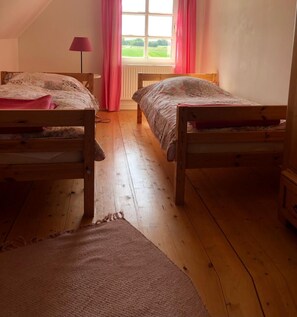 4 Schlafzimmer, Reisekinderbett, kostenloses WLAN