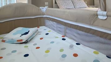 1 Schlafzimmer, schallisolierte Zimmer, Bügeleisen/Bügelbrett