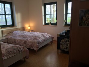 1 bedroom, travel cot, WiFi