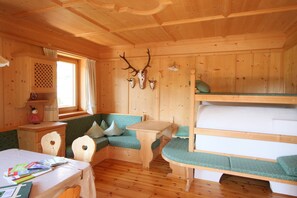 3 habitaciones, tabla de planchar con plancha y wifi gratis 