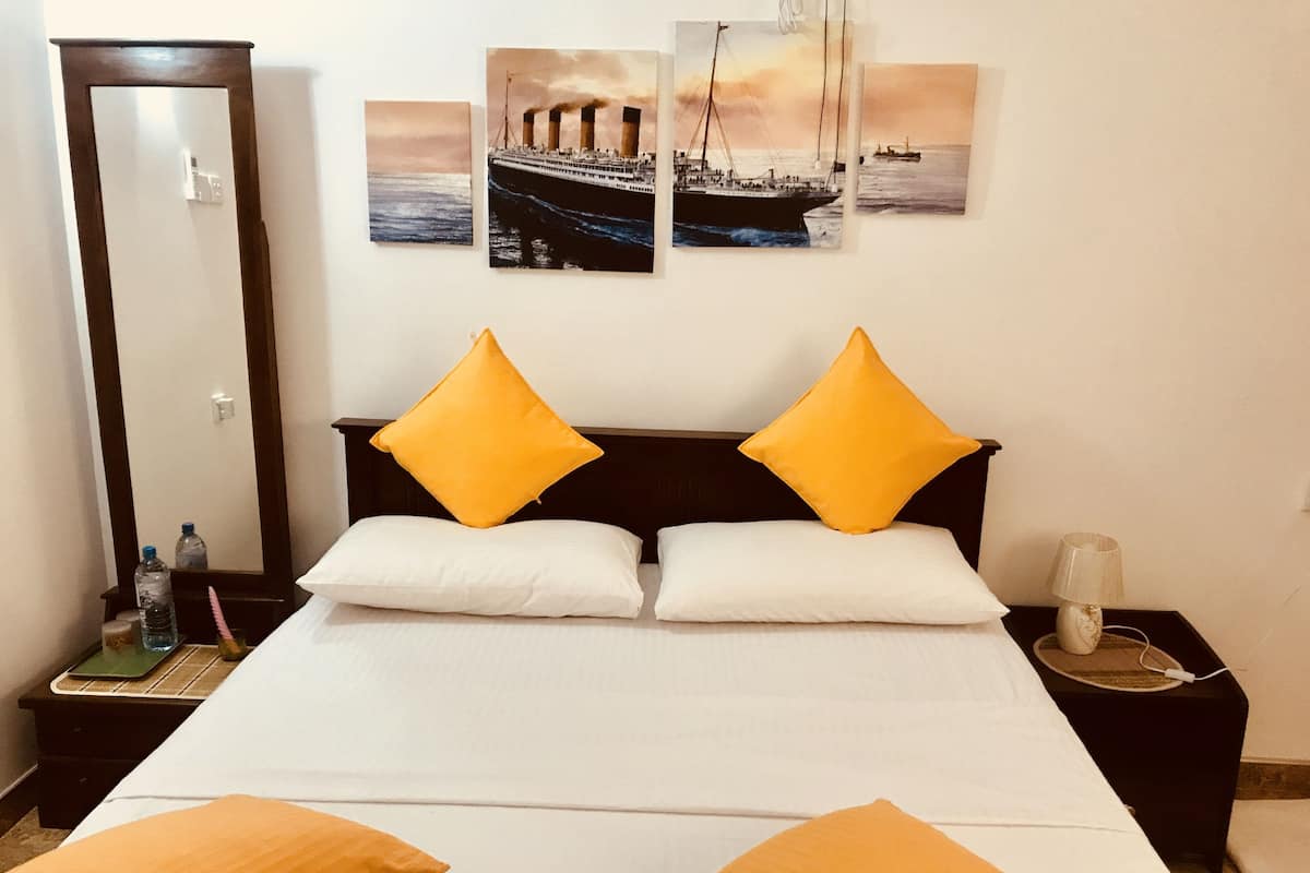 Standard Double Room | In-room safe, soundproofing, iron/ironing board (on request), free WiFi