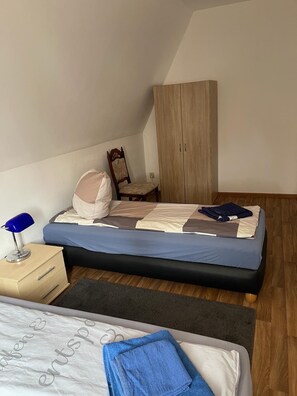 1 bedroom, WiFi, bed sheets
