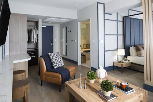 Superior Suite | Living area