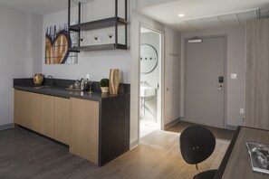 Superior Suite | Private kitchen - Hotel Rendale Miami Beach (Miami Beach)