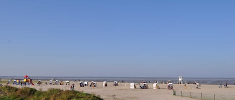 Una spiaggia nelle vicinanze