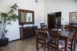 House, Multiple Beds, Non Smoking | In-room dining - Ocean View Home RO003 (Roatan)